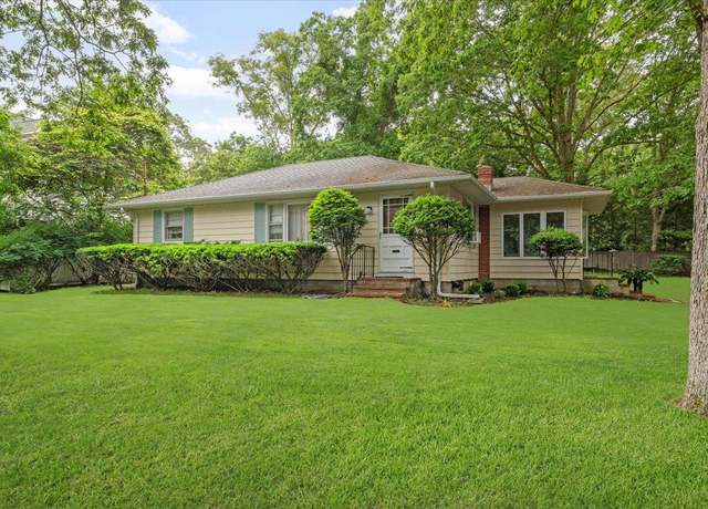 Property at 241 Hampton St, East Hampton, NY 11963, 3 beds, 1 bath