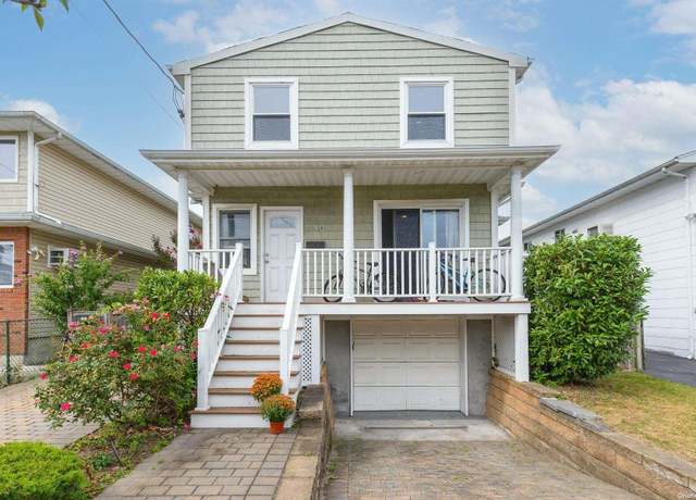 Property at 19 Graywood Rd, Port Washington, NY 11050, 3 beds, 4.5 baths