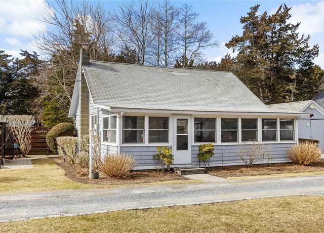 Property at 43 Phyllis Ln, Jamesport, NY 11947, 2 beds, 1 bath