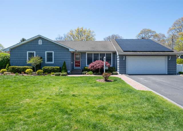 Property at 98 Gillette Ave, Patchogue, NY 11772, 4 beds, 2.5 baths