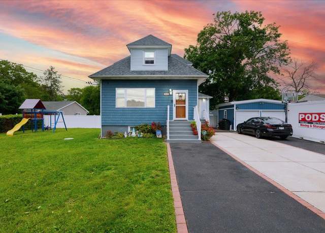 Property at 545 Mount Ave, West Babylon, NY 11704, 3 beds, 2 baths
