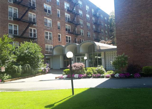 Property at 54-40 Little Neck Pkwy Unit 4M, Little Neck, NY 11362, 1 bed, 1 bath