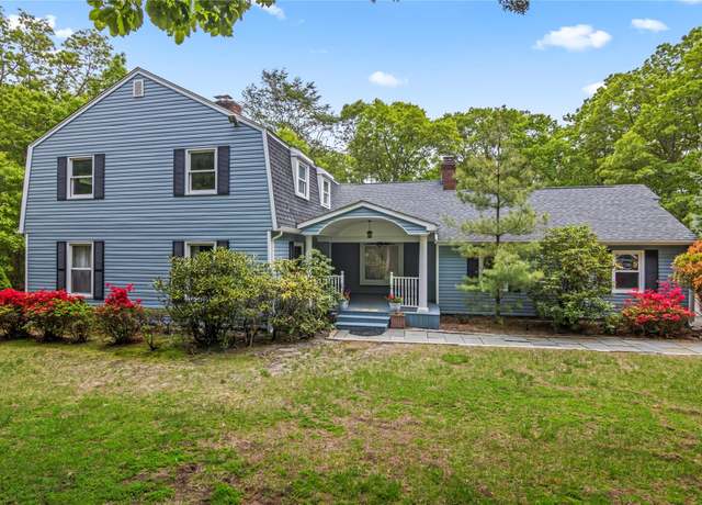 Property at 7 E Gate Ln, Setauket, NY 11733, 4 beds, 2.5 baths