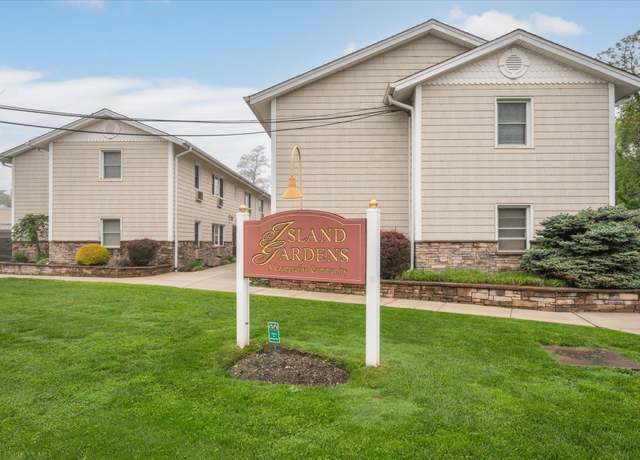 Property at 490 Main St Unit 13C, Farmingdale, NY 11735, 1 bed, 1 bath
