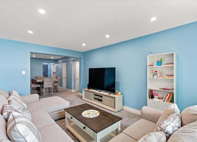 Property at 83-30 98th St Unit 5A, Woodhaven, NY 11421, 2 beds, 1 bath