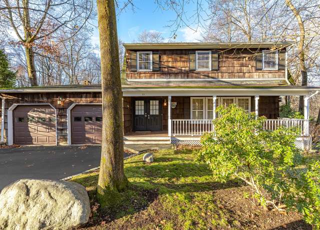 Property at 33 Dawn Ln, Airmont, NY 10901, 4 beds, 2.5 baths