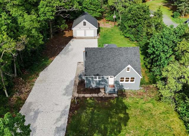 Property at 381 Wading River Rd, Manorville, NY 11949, 4 beds, 3 baths