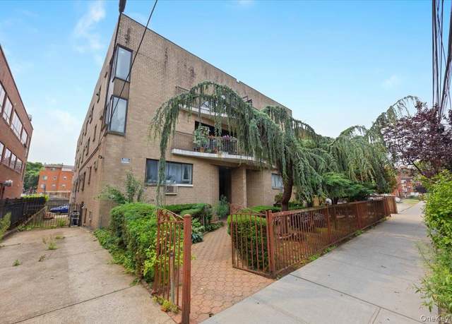 Property at 147-26 Roosevelt Ave Unit L1, Flushing, NY 11354, 2 beds, 2 baths