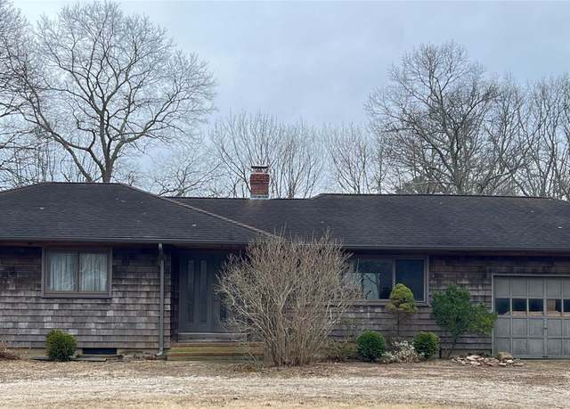 Property at 23 Old Stone Rd, Calverton, NY 11933, 3 beds, 3 baths