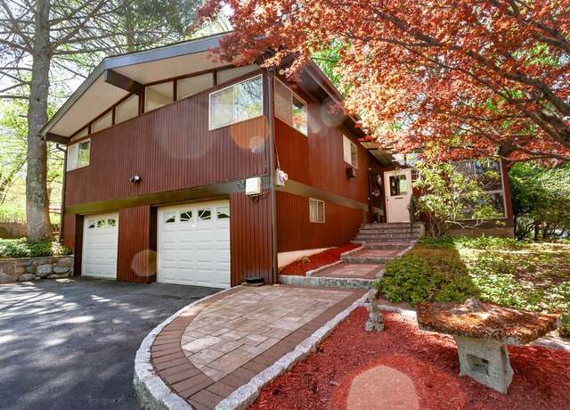 Property at 415 Furnace Dock Rd, Cortlandt Manor, NY 10567, 3 beds, 2 baths