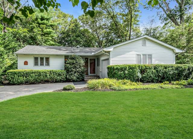 Property at 23 Gull Dr, Hauppauge, NY 11788, 4 beds, 1.5 baths