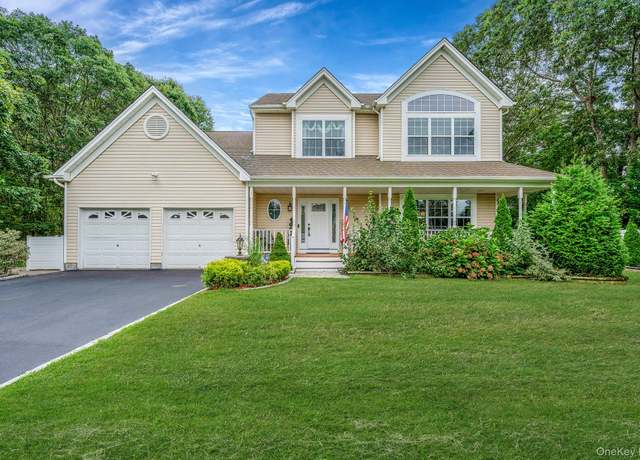 Property at 4 Dixon St, Yaphank, NY 11980, 4 beds, 2.5 baths
