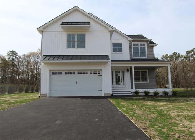 Property at 6 Colonels Path, Manorville, NY 11949, 4 beds, 2.5 baths