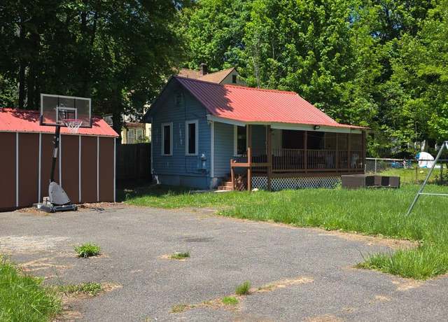 Property at 22 Smith St, Monticello, NY 12701, 1 bed, 1 bath