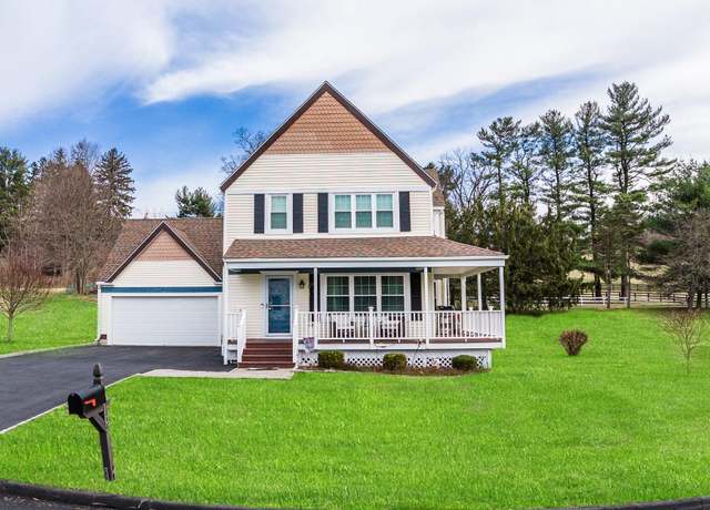 Property at 104 Mohawk Trl, Pawling, NY 12564, 3 beds, 2.5 baths
