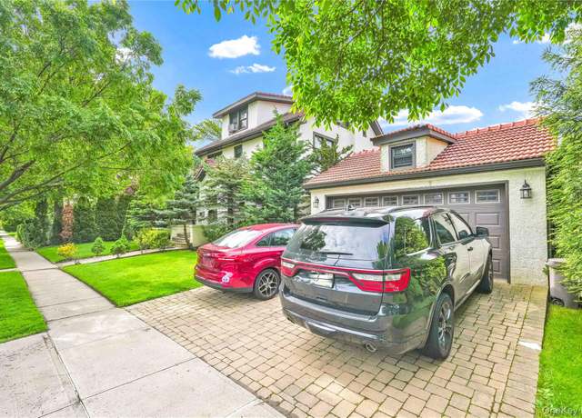 Property at 16008 12th Rd, Beechhurst, NY 11357, 6 beds, 4 baths