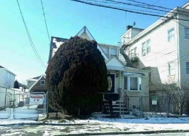 Property at 40 Mclaughlin St, Staten Island, NY 10305, 3 beds, 2 baths