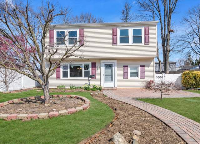 Property at 113 Shelter Ln, Levittown, NY 11756, 5 beds, 2 baths