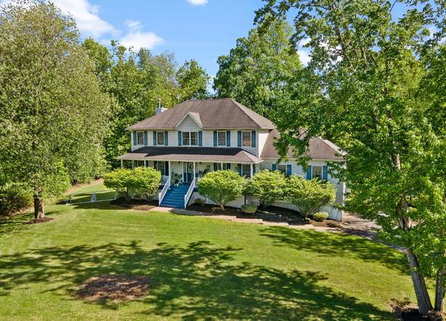 Property at 30 Airport Rd, Warwick, NY 10990, 4 beds, 2.5 baths