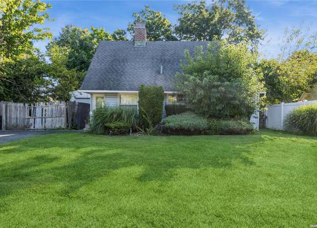Property at 48 Bloomingdale Rd, Levittown, NY 11756, 4 beds, 2 baths