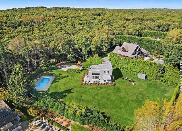 Property at 700 Edge Of Woods Rd, Water Mill, NY 11976, 3 beds, 2 baths