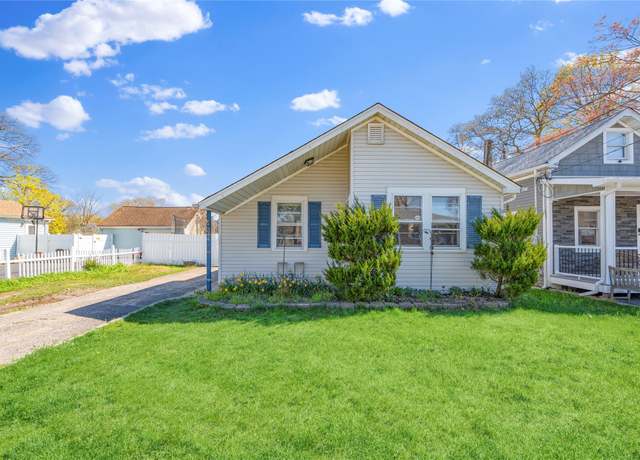 Property at 244 Laverne Ave, Holbrook, NY 11741, 2 beds, 1 bath