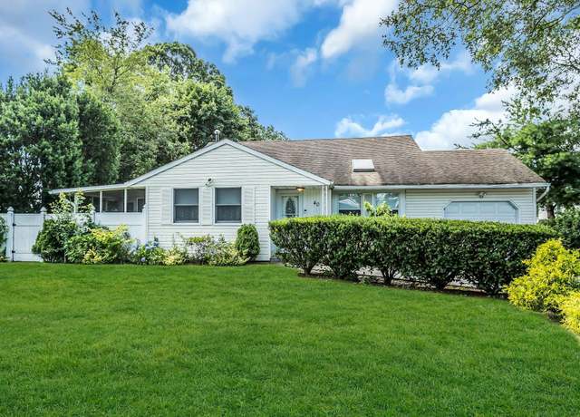 Property at 40 King Ave, Selden, NY 11784, 3 beds, 2 baths