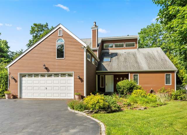 Property at 8 Braemer Rd, East Setauket, NY 11733, 4 beds, 3.5 baths
