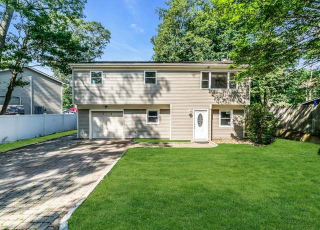 Property at 86 Jute Rd, Rocky Point, NY 11778, 6 beds, 2 baths