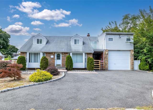 Property at 306 Glen Cove Rd, Carle Place, NY 11514, 5 beds, 2 baths