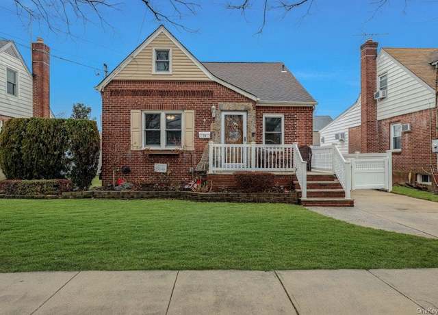 Property at 74 Stephen Ave, New Hyde Park, NY 11040, 3 beds, 1.5 baths