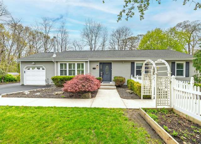 Property at 17 Park Cir, Nesconset, NY 11767, 3 beds, 3 baths