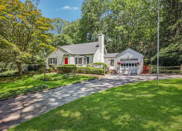 Property at 6 Cold Spring Ln, Huntington, NY 11743, 3 beds, 2 baths