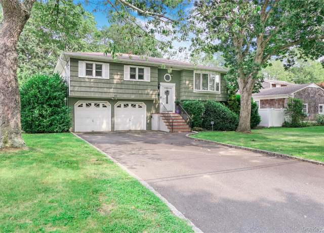 Property at 83 Bieselin Rd, Bellport Village, NY 11713, 4 beds, 2 baths