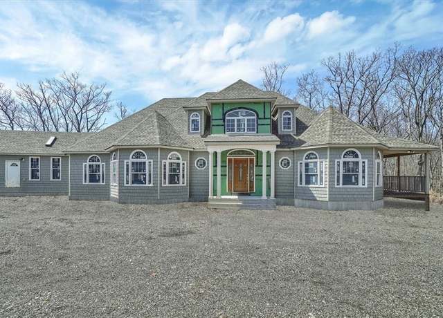 Property at 238 Deer Hollow Rd, Poughquag, NY 12570, 3 beds, 4.5 baths