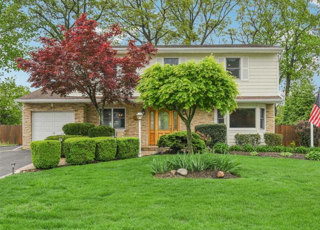 Property at 52 Bowman Ln, Kings Park, NY 11754, 5 beds, 2.5 baths