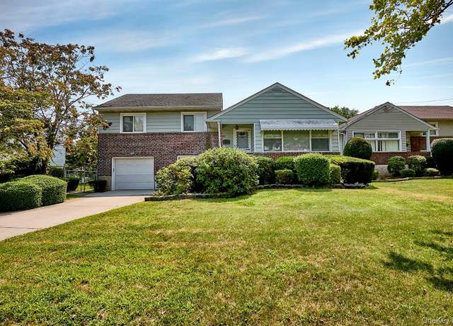Property at 1067 Ashley Dr, Valley Stream, NY 11580, 3 beds, 2 baths