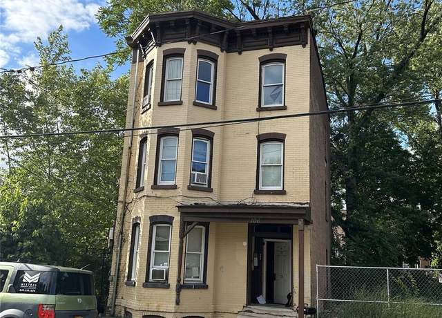 Property at 106 Washington St, Newburgh, NY 12550, 9 beds, 3 baths