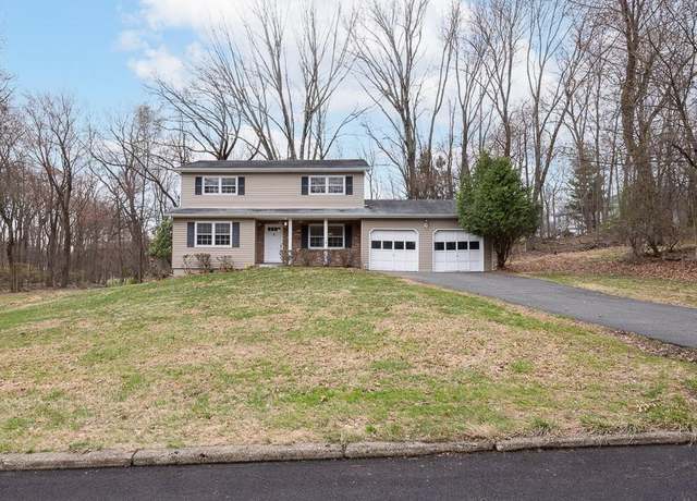Property at 36 Montclair Ave, Airmont, NY 10952, 4 beds, 2.5 baths
