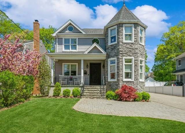Property at 187 Lakeview Ave, Rockville Centre, NY 11570, 4 beds, 3 baths