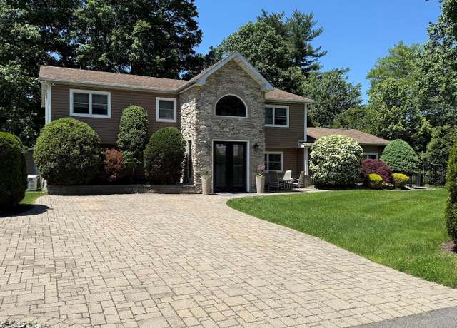 Property at 15 Spruce Ct, Nanuet, NY 10954, 5 beds, 3 baths