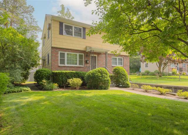 Property at 17 Shady Ln, Scarsdale, NY 10583, 3 beds, 2.5 baths