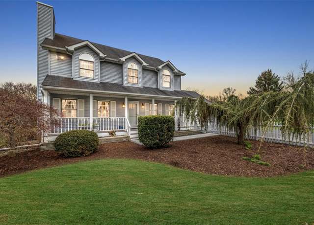 Property at 69 Mallory Ln, Pine Bush, NY 12566, 4 beds, 2.5 baths