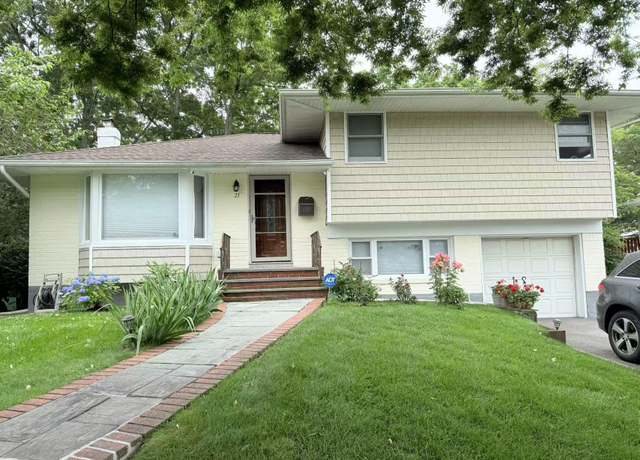 Property at 21 Mellow Ln, Jericho, NY 11753, 3 beds, 3 baths