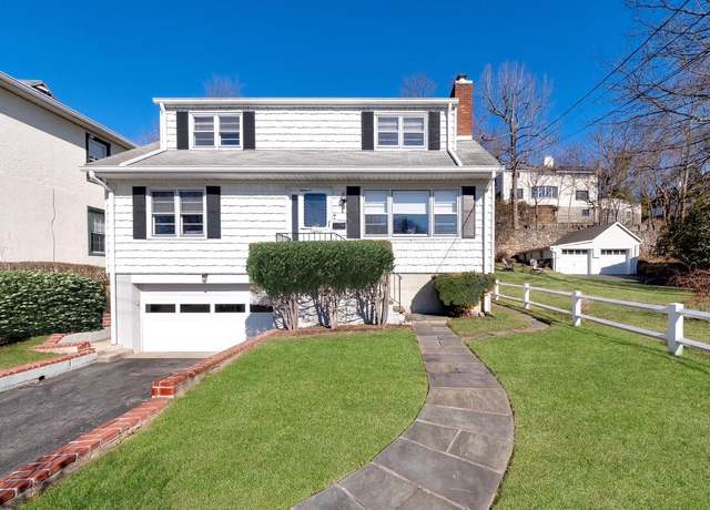 Property at 18 Baldwin Ave, Larchmont, NY 10538, 4 beds, 3 baths