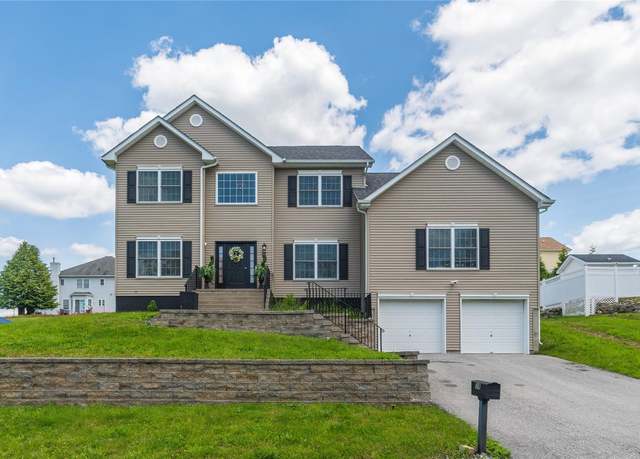 Property at 38 Panorama Dr, New Windsor, NY 12553, 4 beds, 2.5 baths