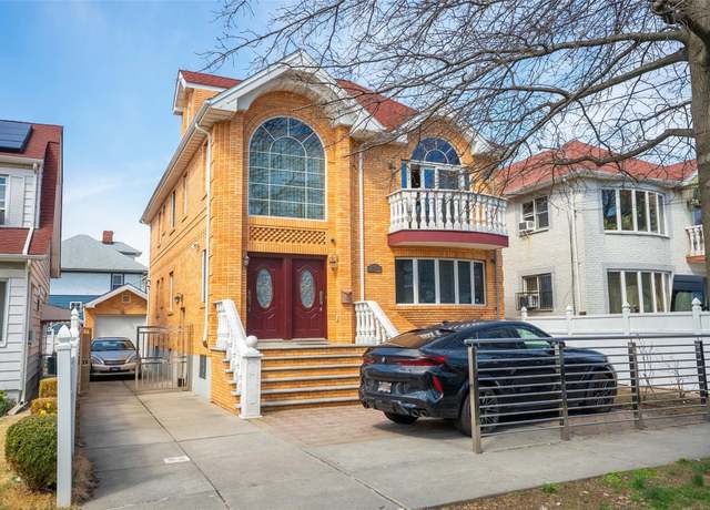 Property at 42-20 158th St, Flushing, NY 11358, 6 beds, 4 baths