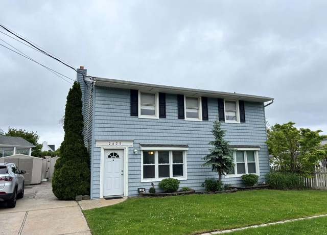 Property at 2425 Jackson Ave, Seaford, NY 11783, 4 beds, 2 baths