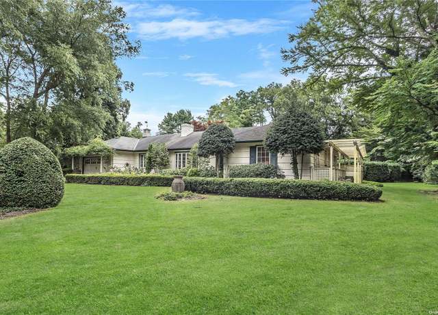 Property at 56 Horse Hollow Rd, Locust Valley, NY 11560, 3 beds, 2.5 baths