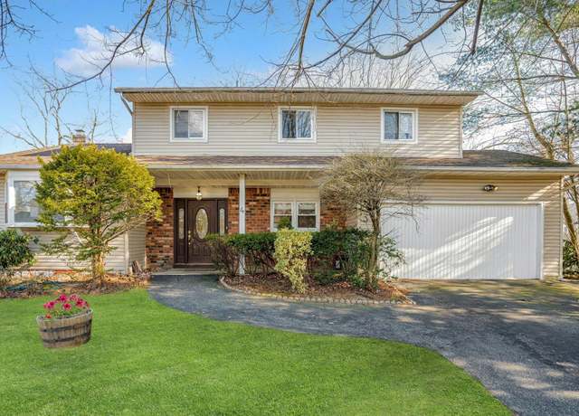 Property at 4 Elmore Pl, East Northport, NY 11731, 4 beds, 3.5 baths